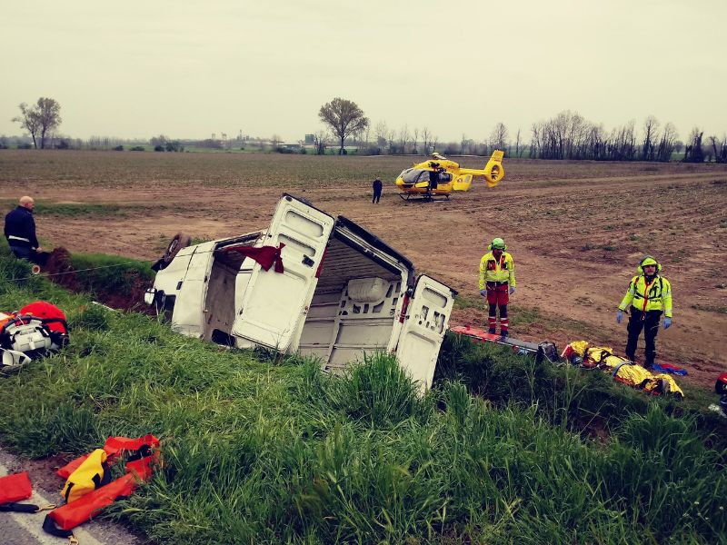 Crema News Incidente A Trigolo Furgone Fuori Strada Fa Due Morti