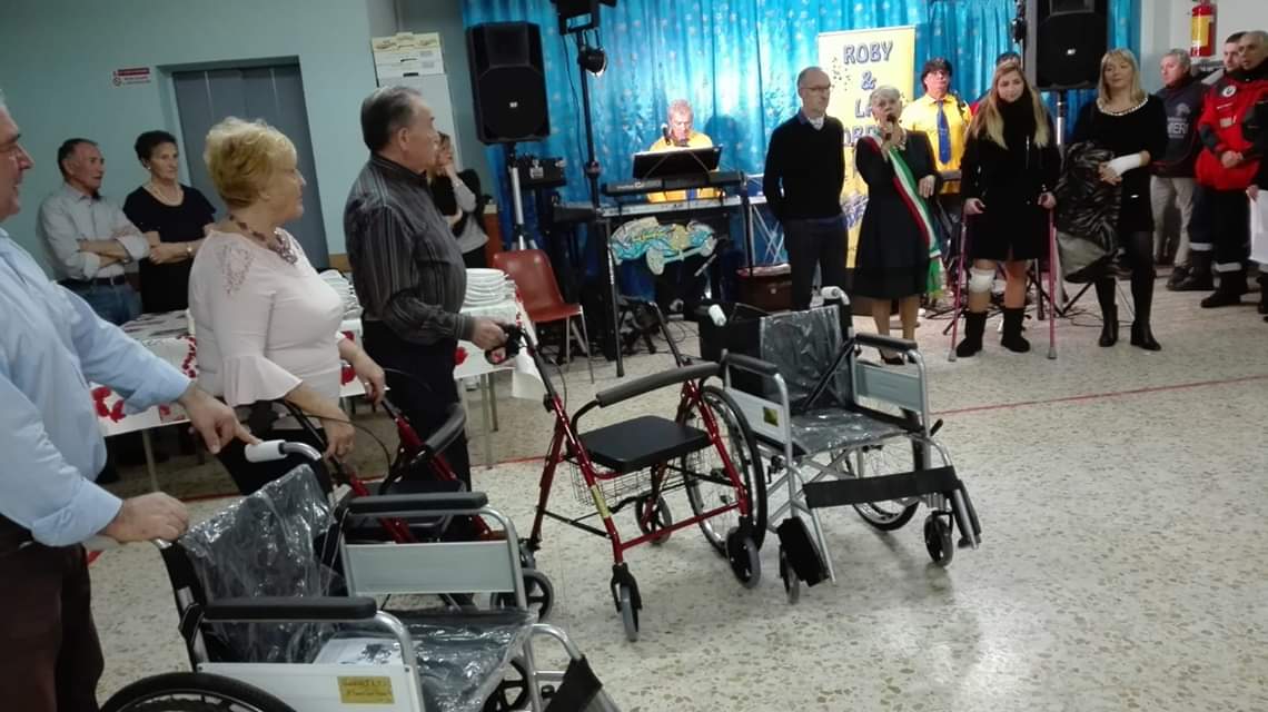 Crema News - Due carrozzelle e due deambulatori in omaggio dall'Arni al comune