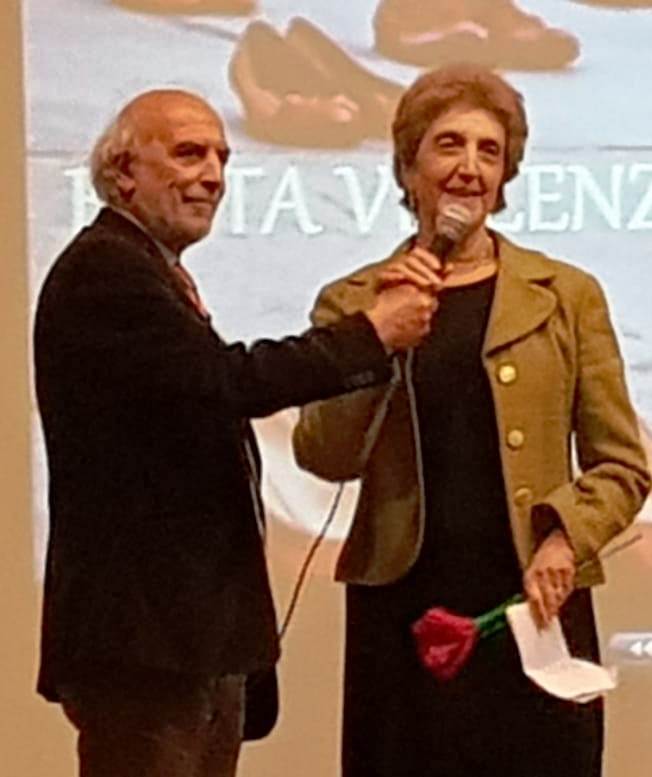 Crema News - Nel giorno della giornata contro la violenza, premiata una donna
