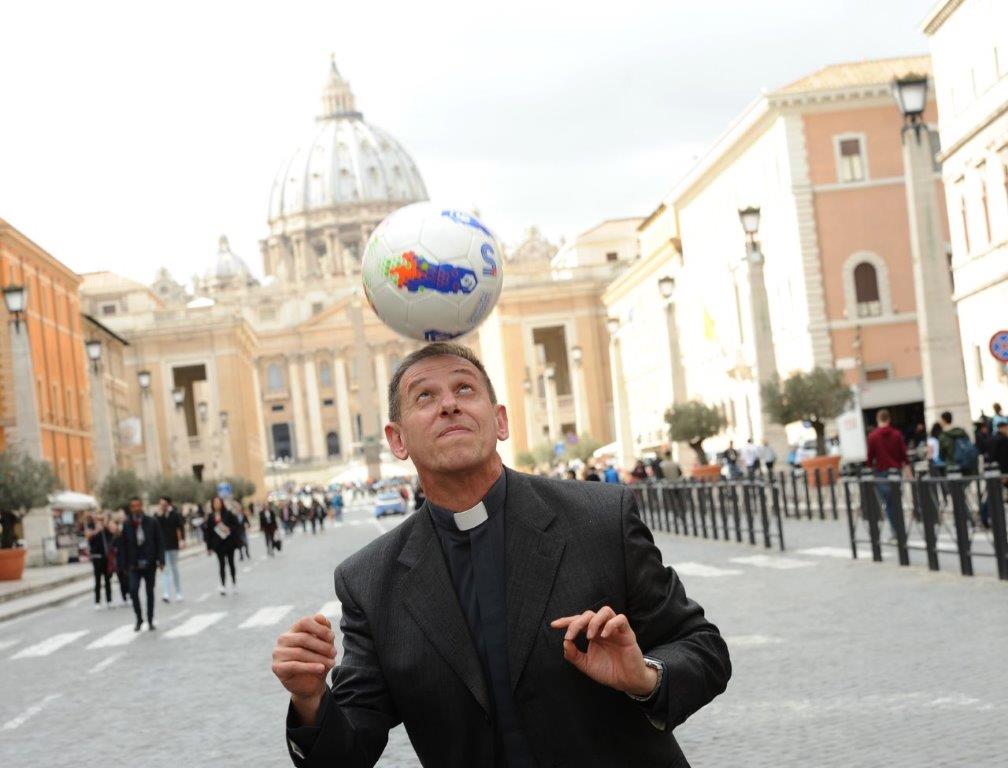 Crema News - Don Alessio Albertini e i santi, per ridere un po'